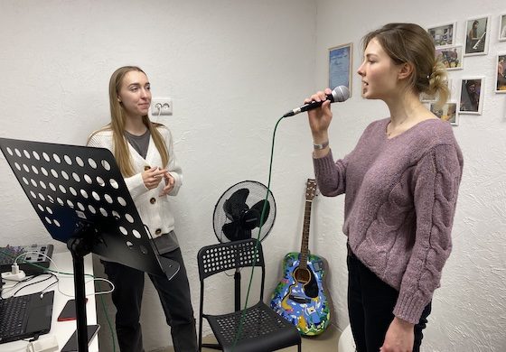 Разбор песни по фразам вдвоём